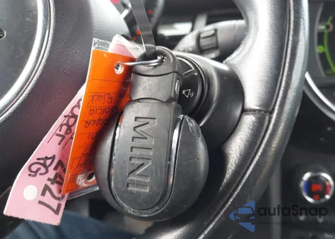 2017 Mini Convertible Cooper S z USA, uszkodzony, nr VIN WMWWG9C3XH3C82156